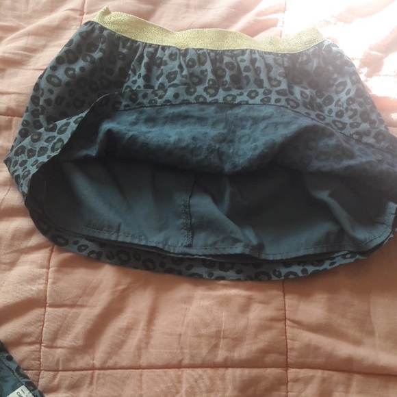 Carter's Kid, top and skirt. - Picture 3 of 5